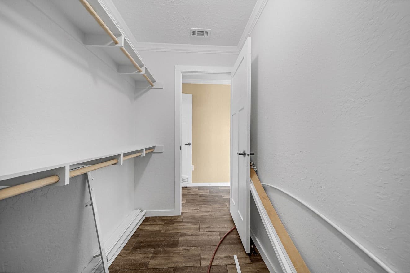 Sapphire 28663a interior home features