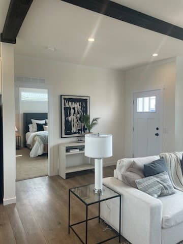Kritzer interior home features