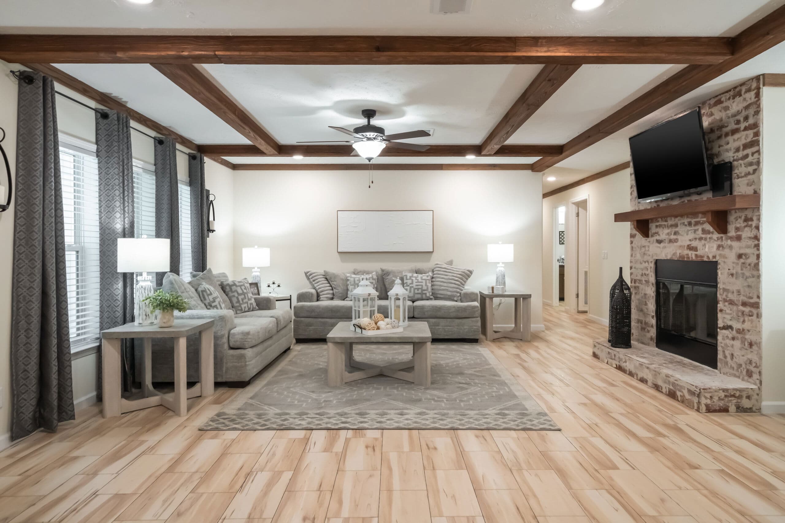 Kb-3249 gemstone interior home features