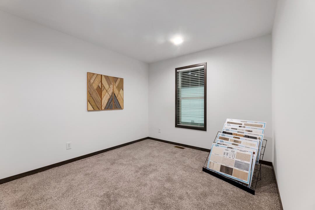 Houghton 24036 bedroom home features