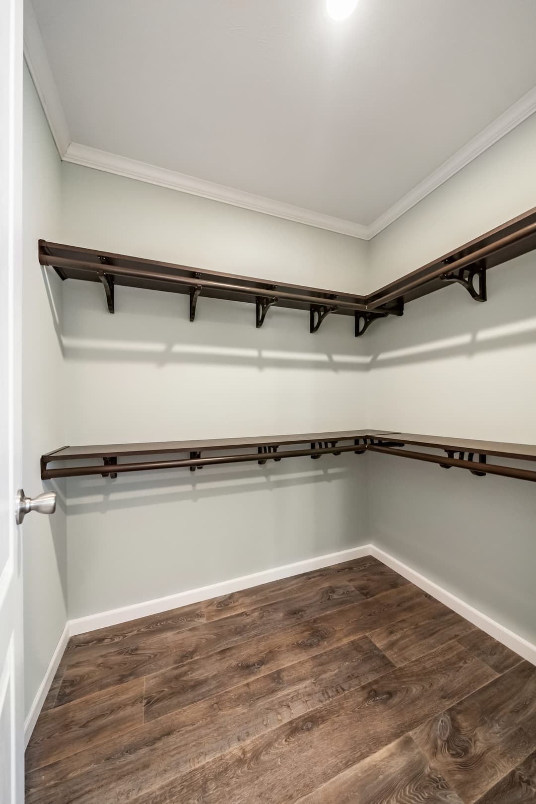 Delmar interior home features