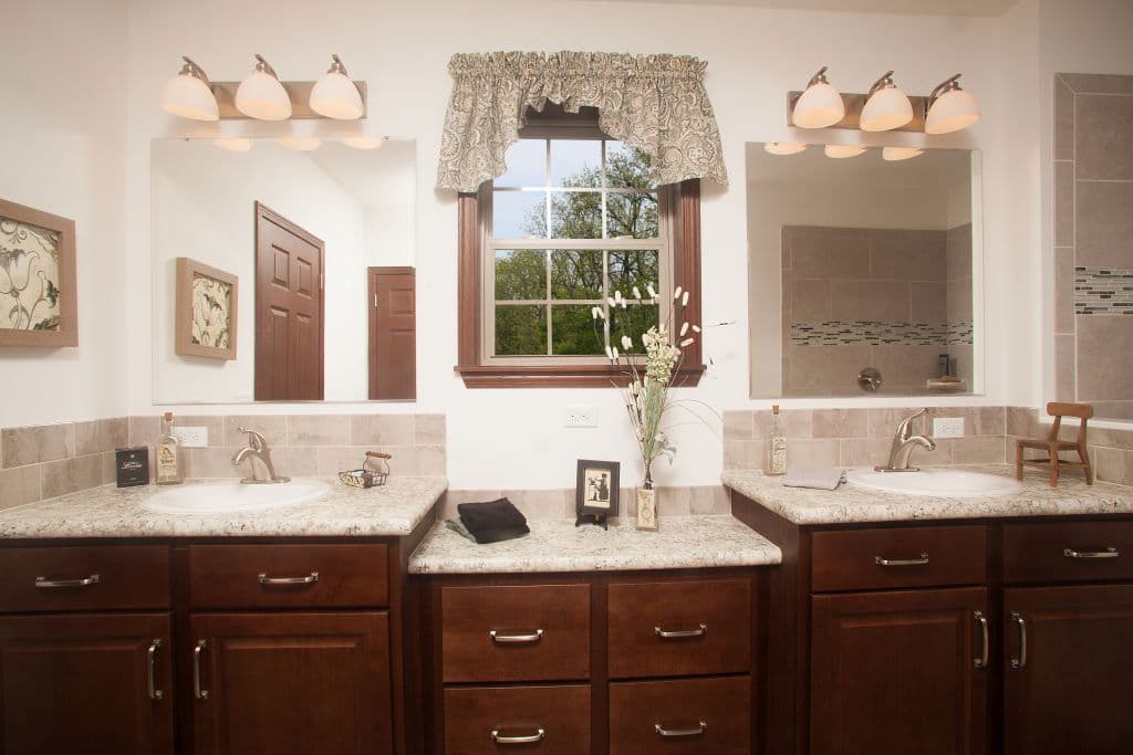 Ultra ranch 2p2402-x bathroom home features