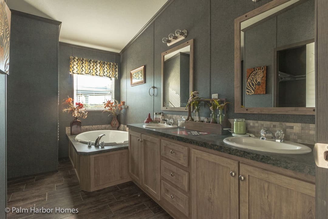 Benbrook 28644b bathroom home features