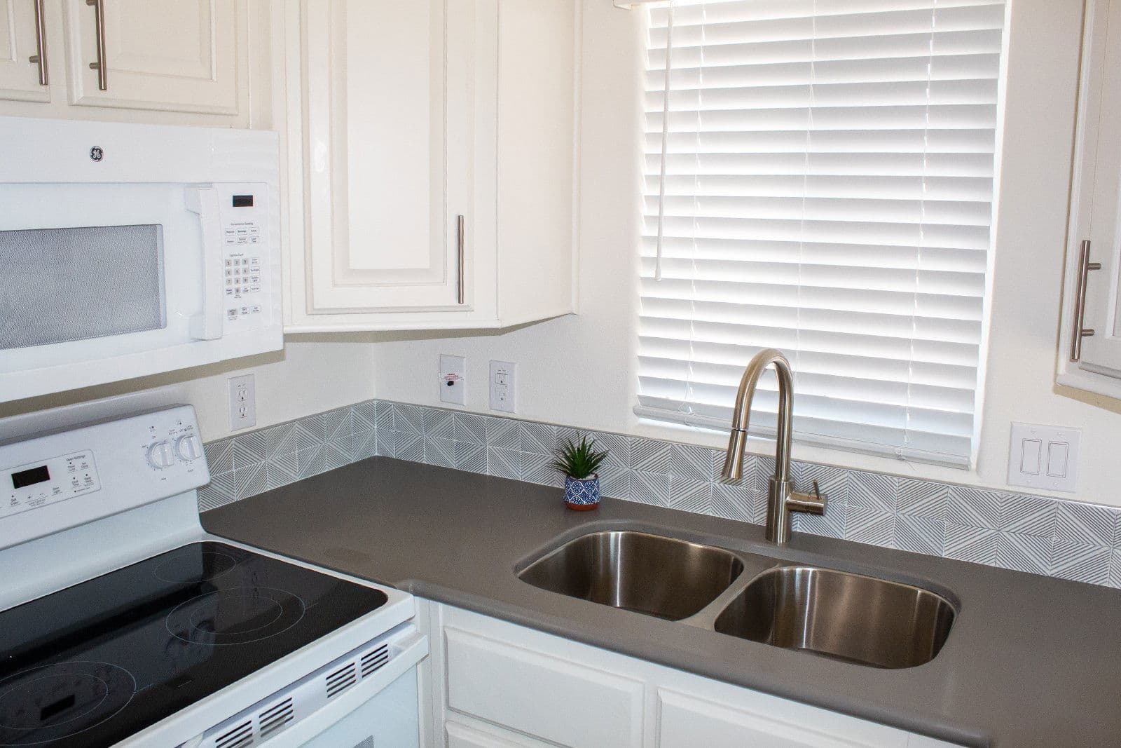 Sedona sn11351a kitchen home features