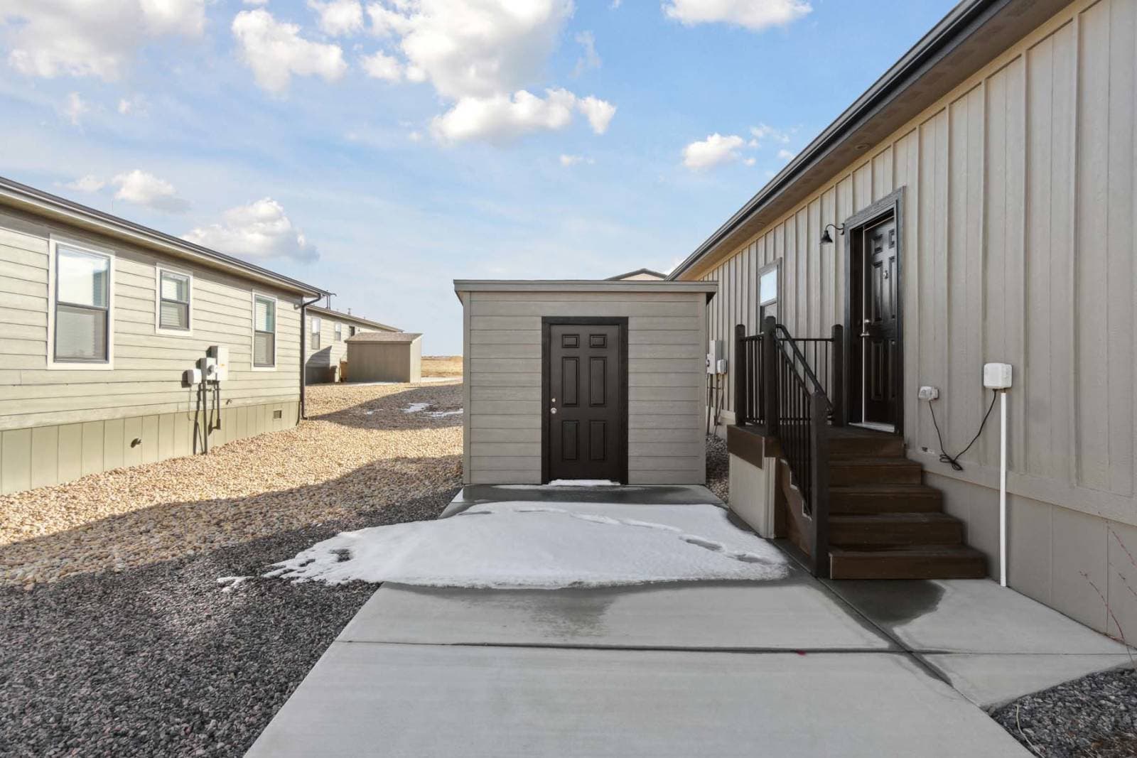 Nova-e exterior home features