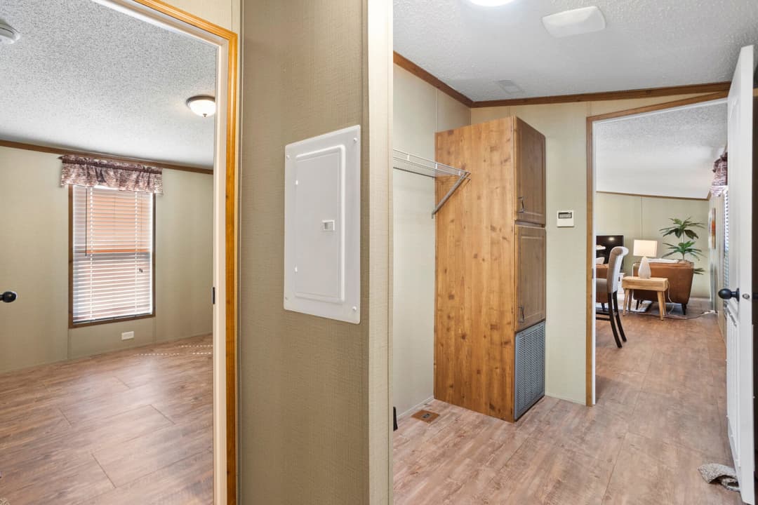 Classic c-1868-32a interior home features