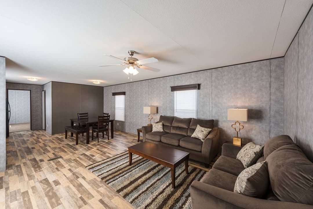 Cs1676a interior home features