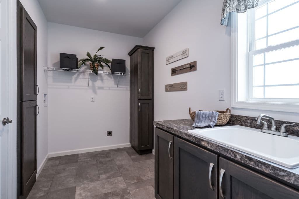 La bella casa ranch 2p2801-r bathroom home features