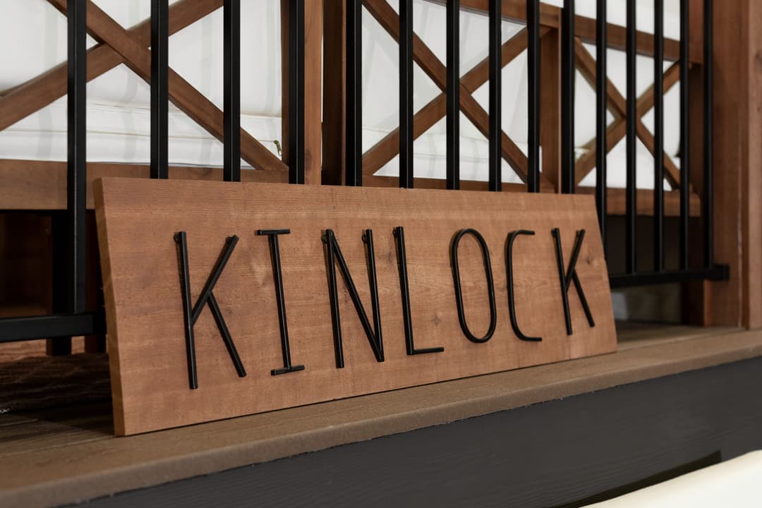 Kinlock exterior home features