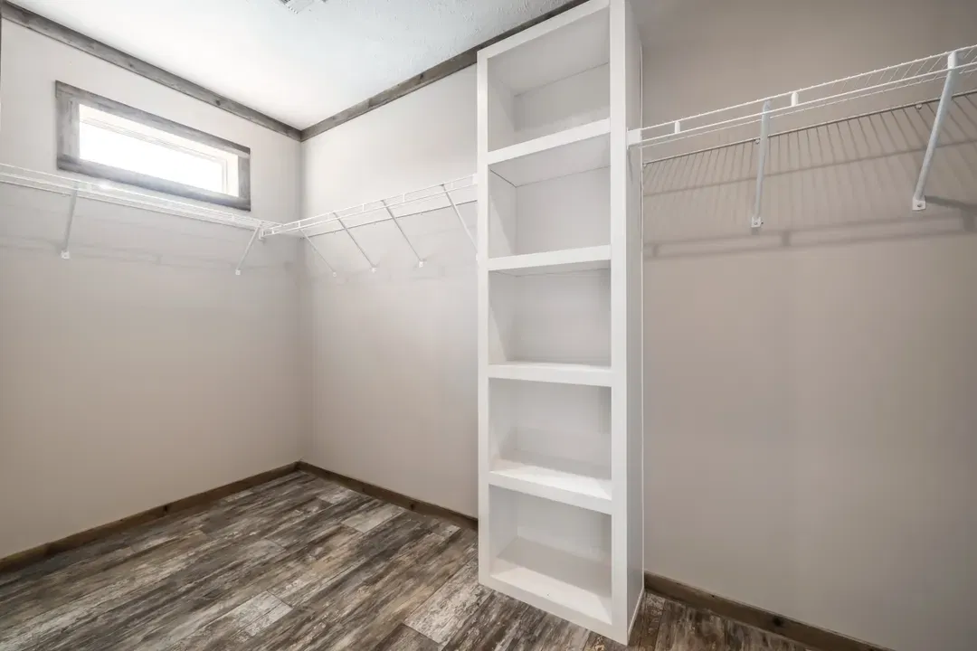 The tyra ii interior home features