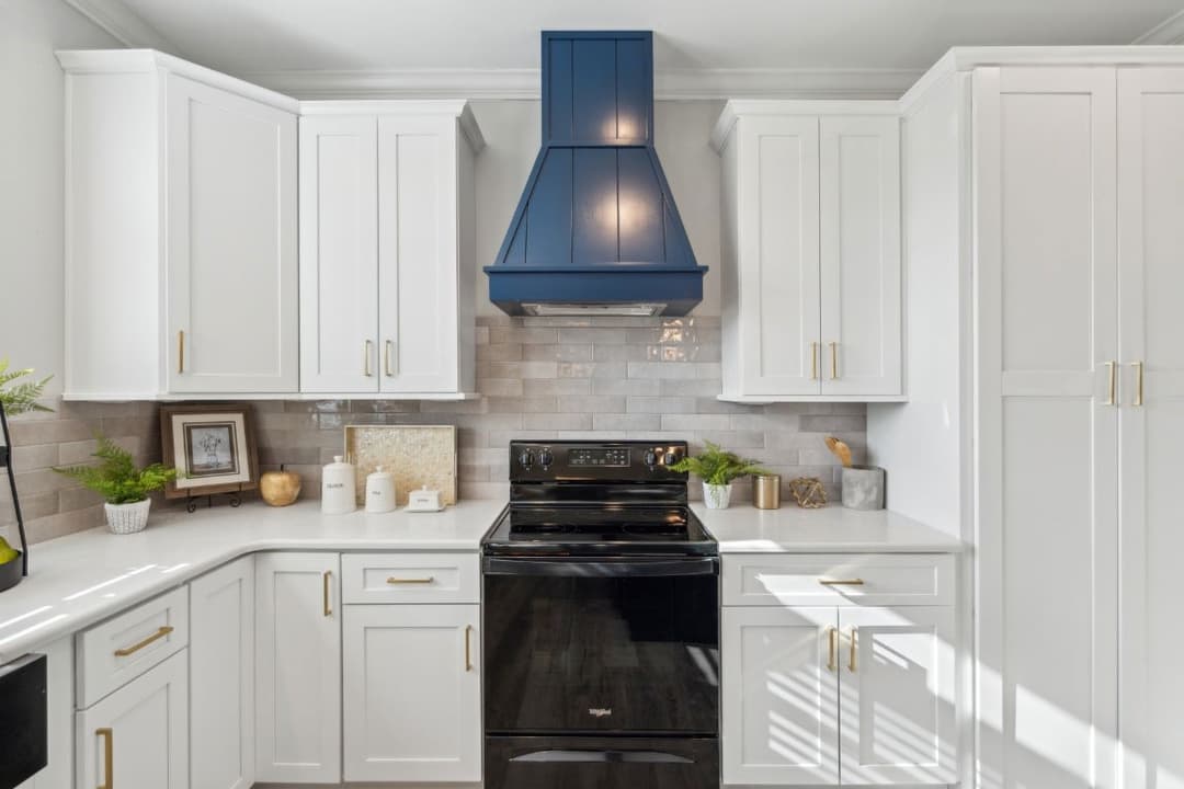 Whitfield cape kitchen home features