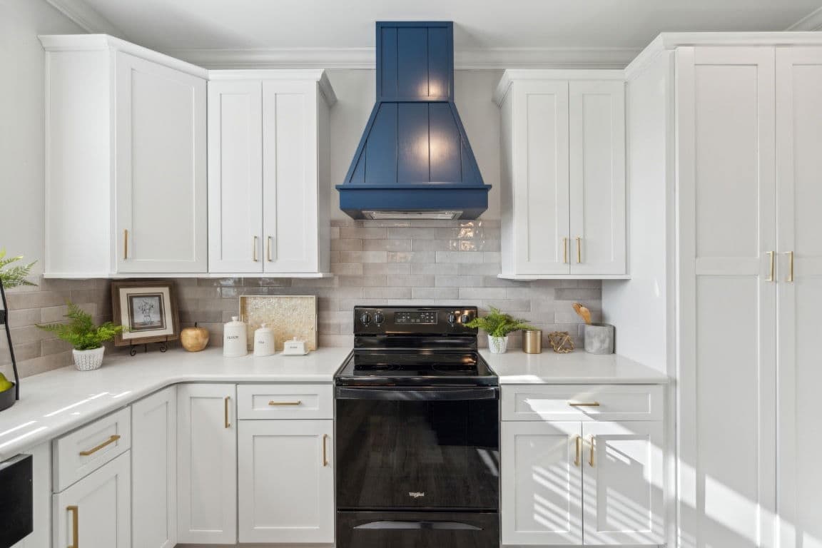 Whitfield cape kitchen home features