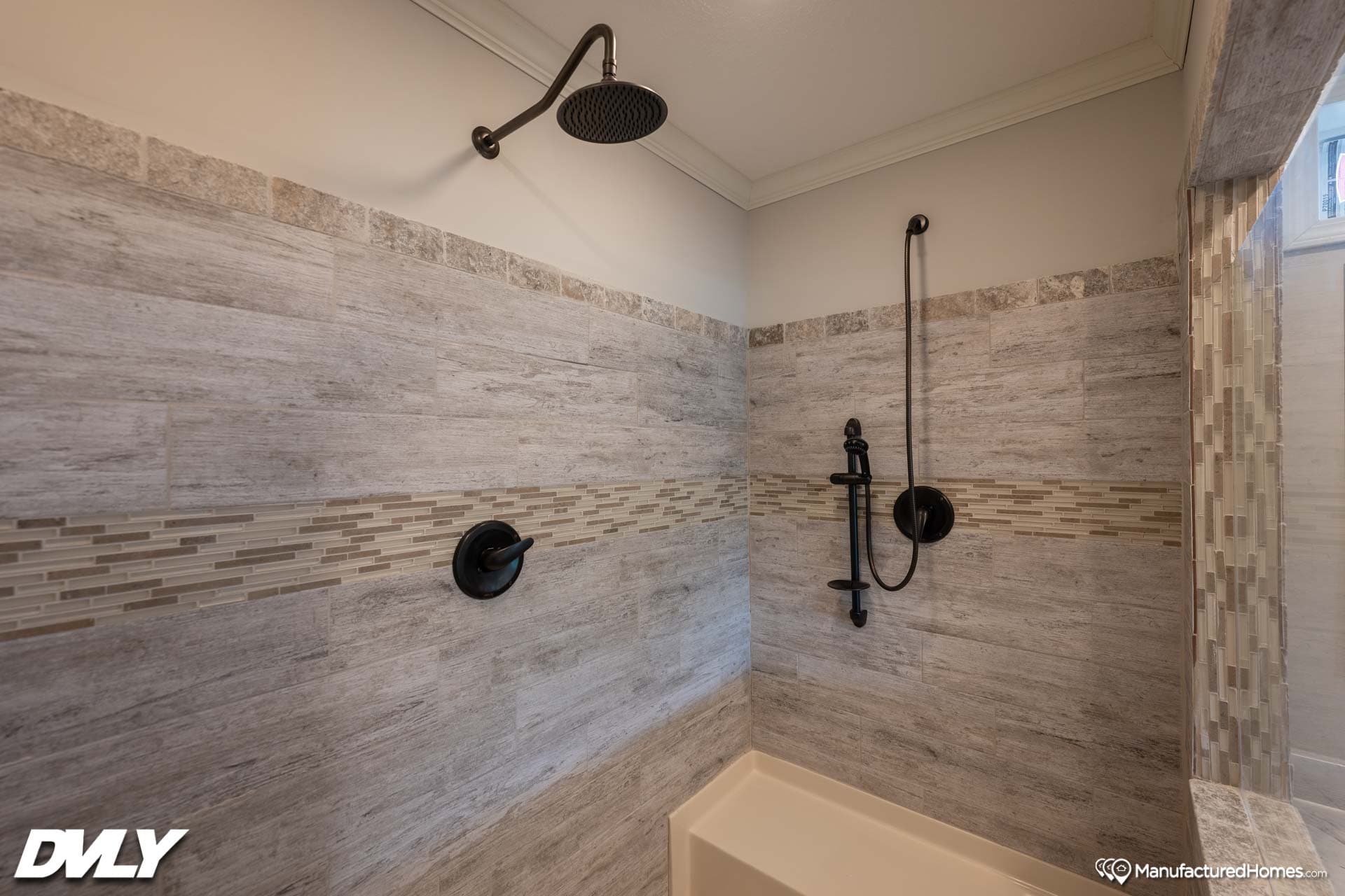 Novus bathroom home features