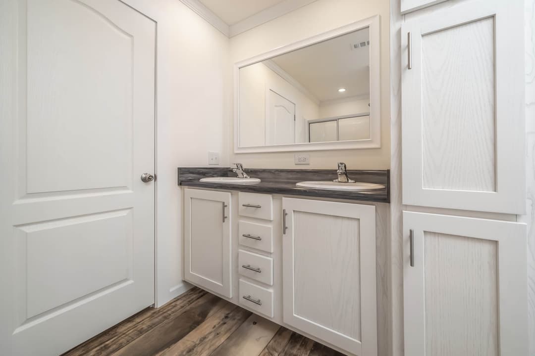 Milo bathroom home features