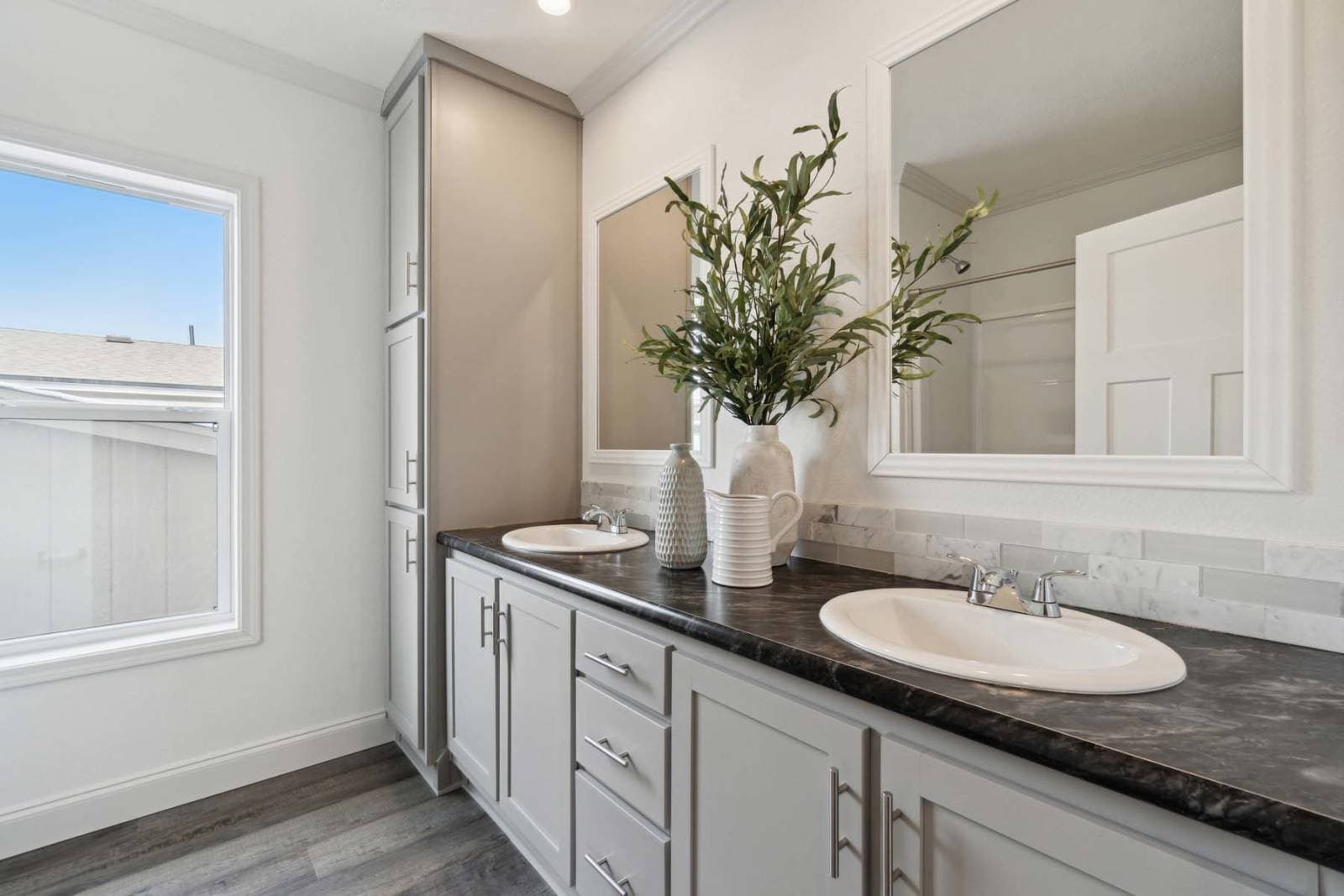 Orion-e bathroom home features