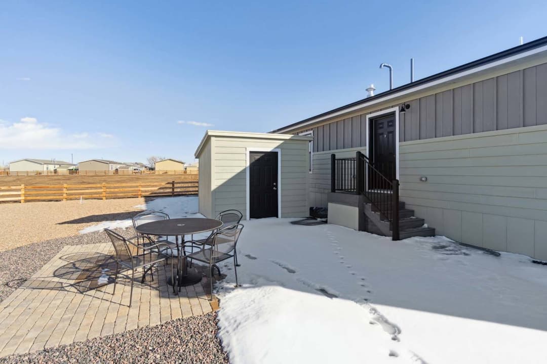 Pika-e exterior home features