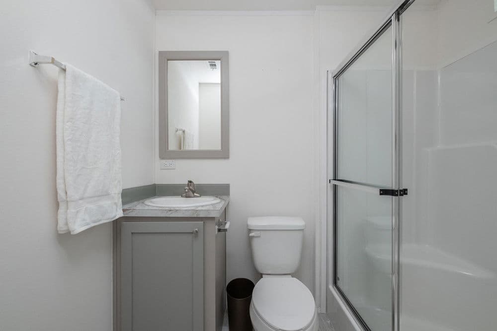 Everglade bathroom home features