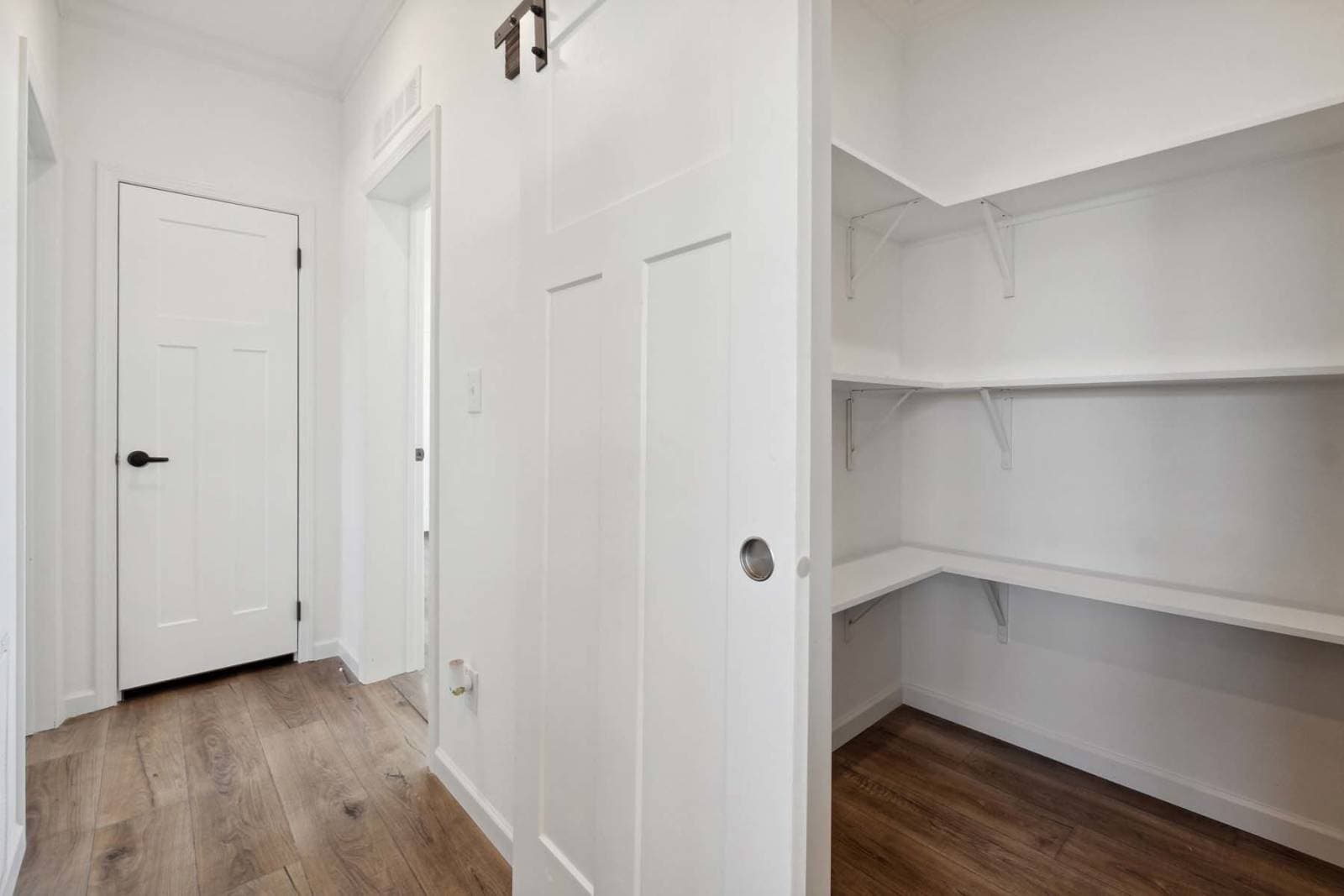 Titan extreme 3276t [the memphis] interior home features