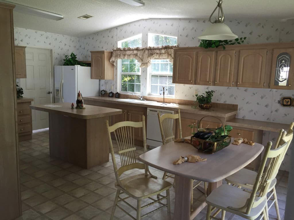 Romeo and juliet 4272 kitchen and hero home features