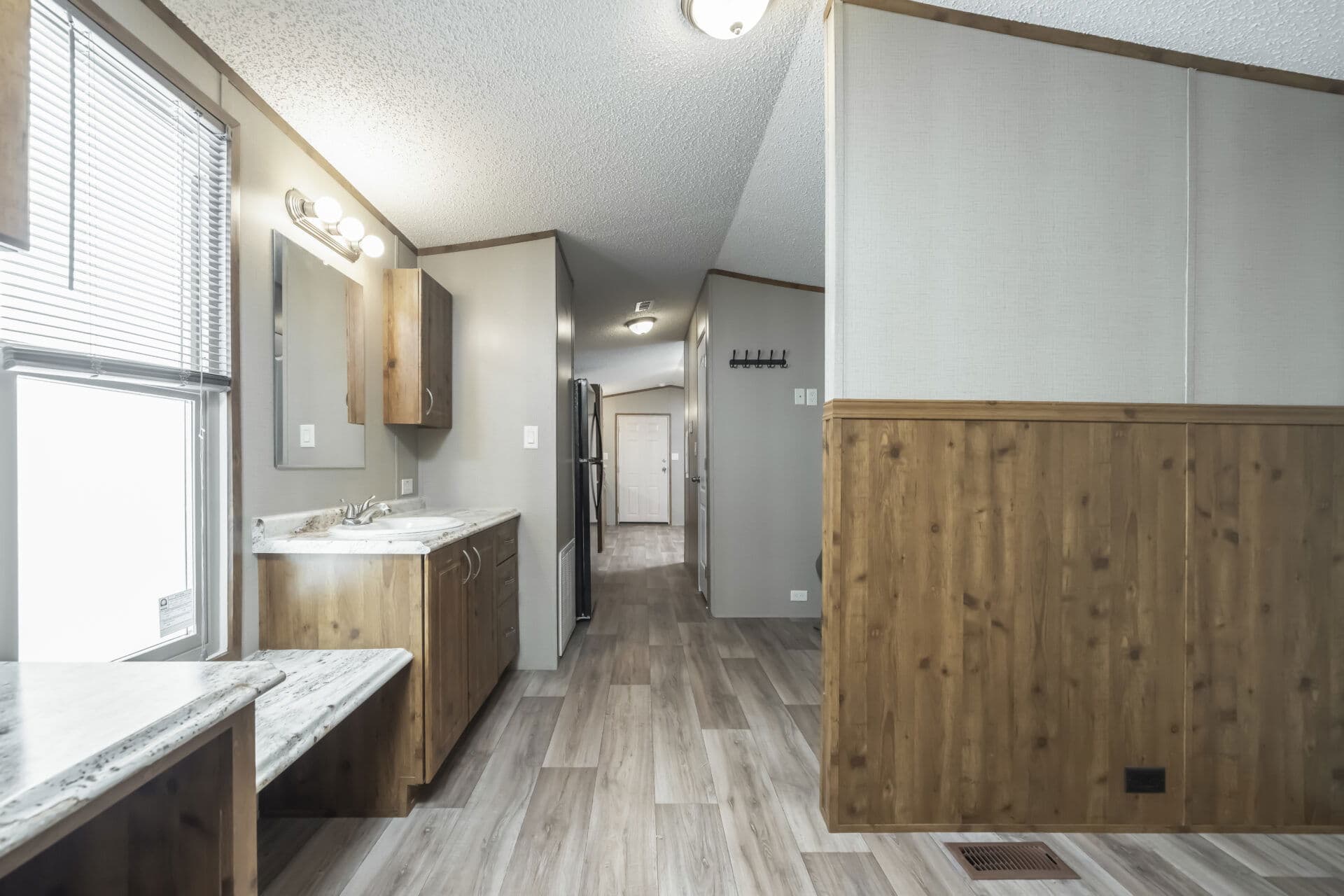 Select s-1234-31a bathroom home features