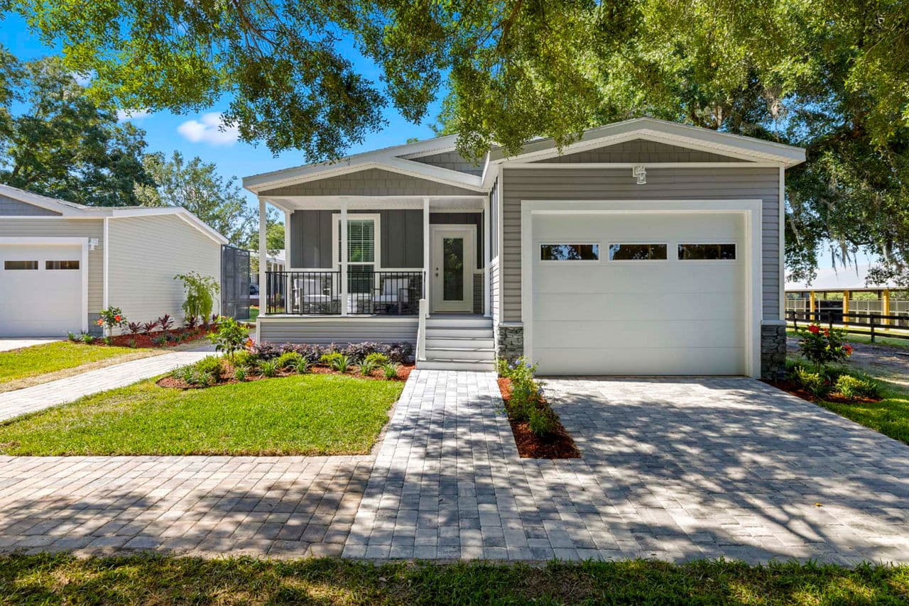 Silver springs hero home features