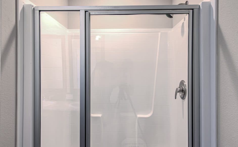 Gold spur 5616 bathroom home features