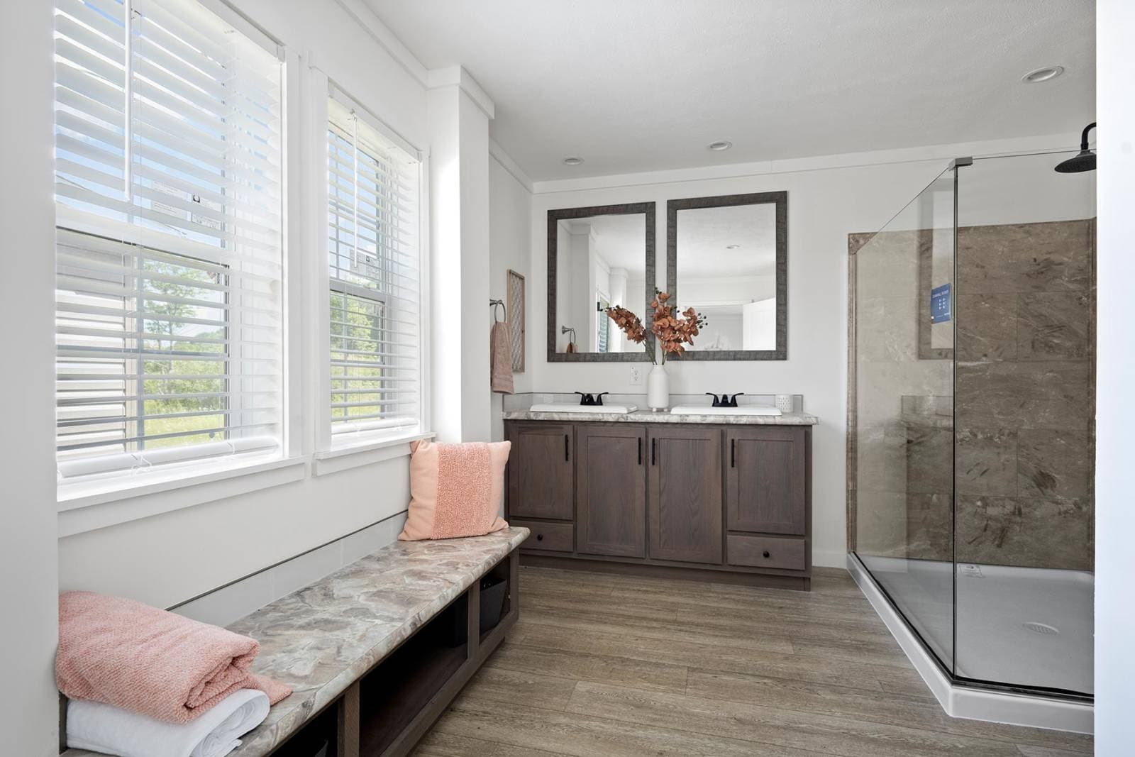 Pursuit bathroom home features