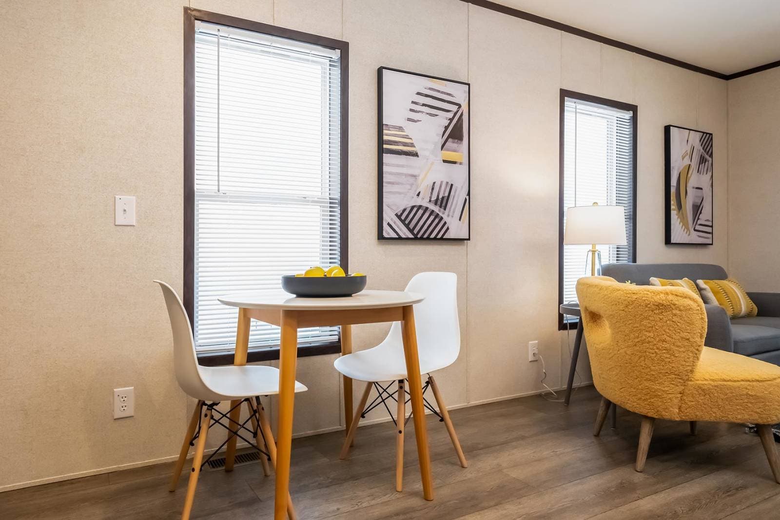 C601 interior home features