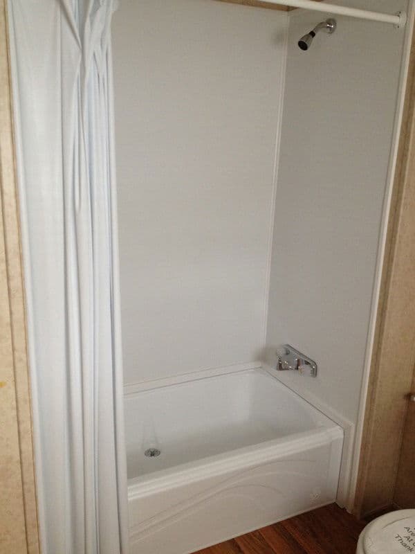 Zack 2840 bathroom home features