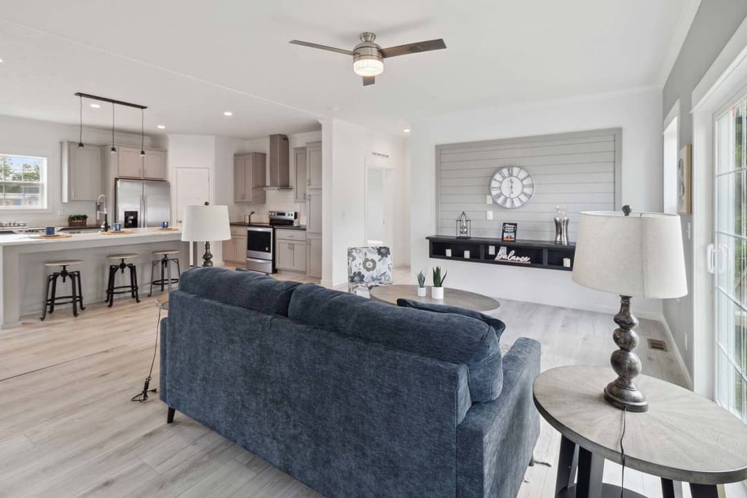 Ironclad 3276-21 interior home features