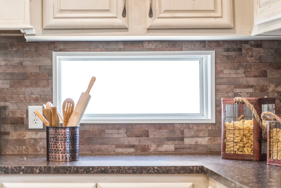 Md-28 kitchen home features