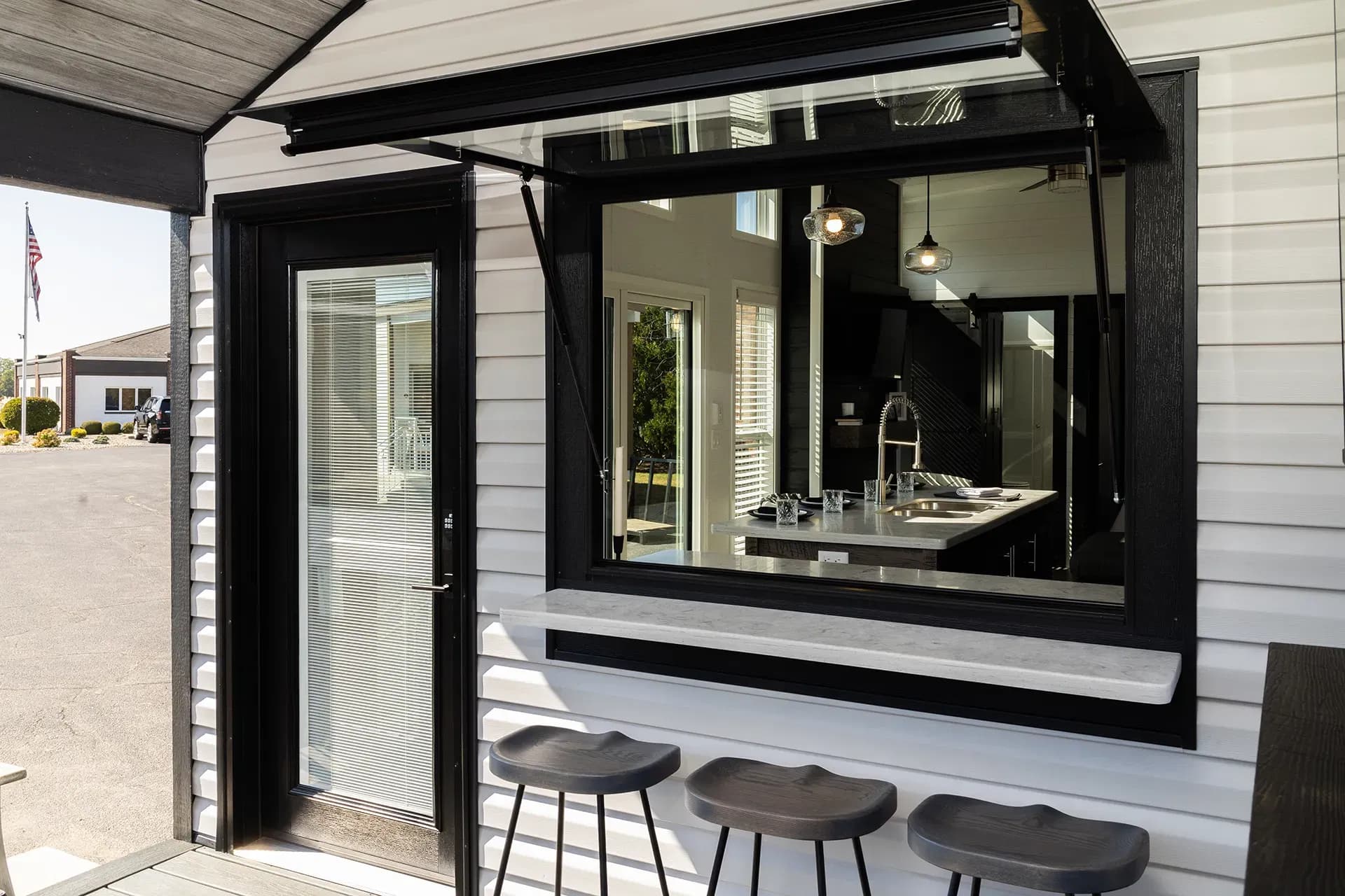 Island 6430p exterior home features