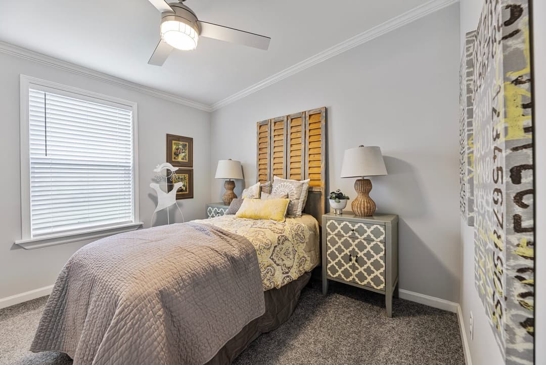 Ventura vi 30483c bedroom home features