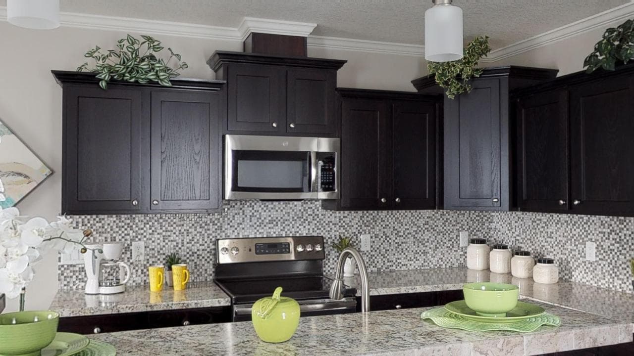 Thompson kitchen home features