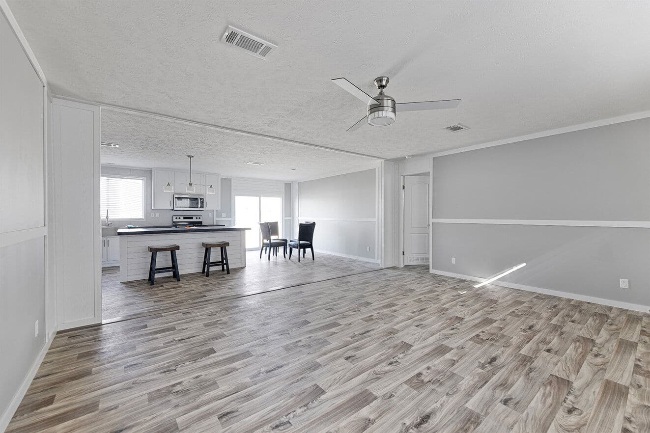 Valu maxx premier 32684e interior home features