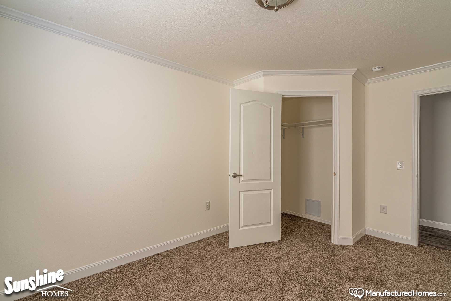 Pri3270-2008 bedroom home features