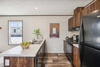 Spire community kitchen home features