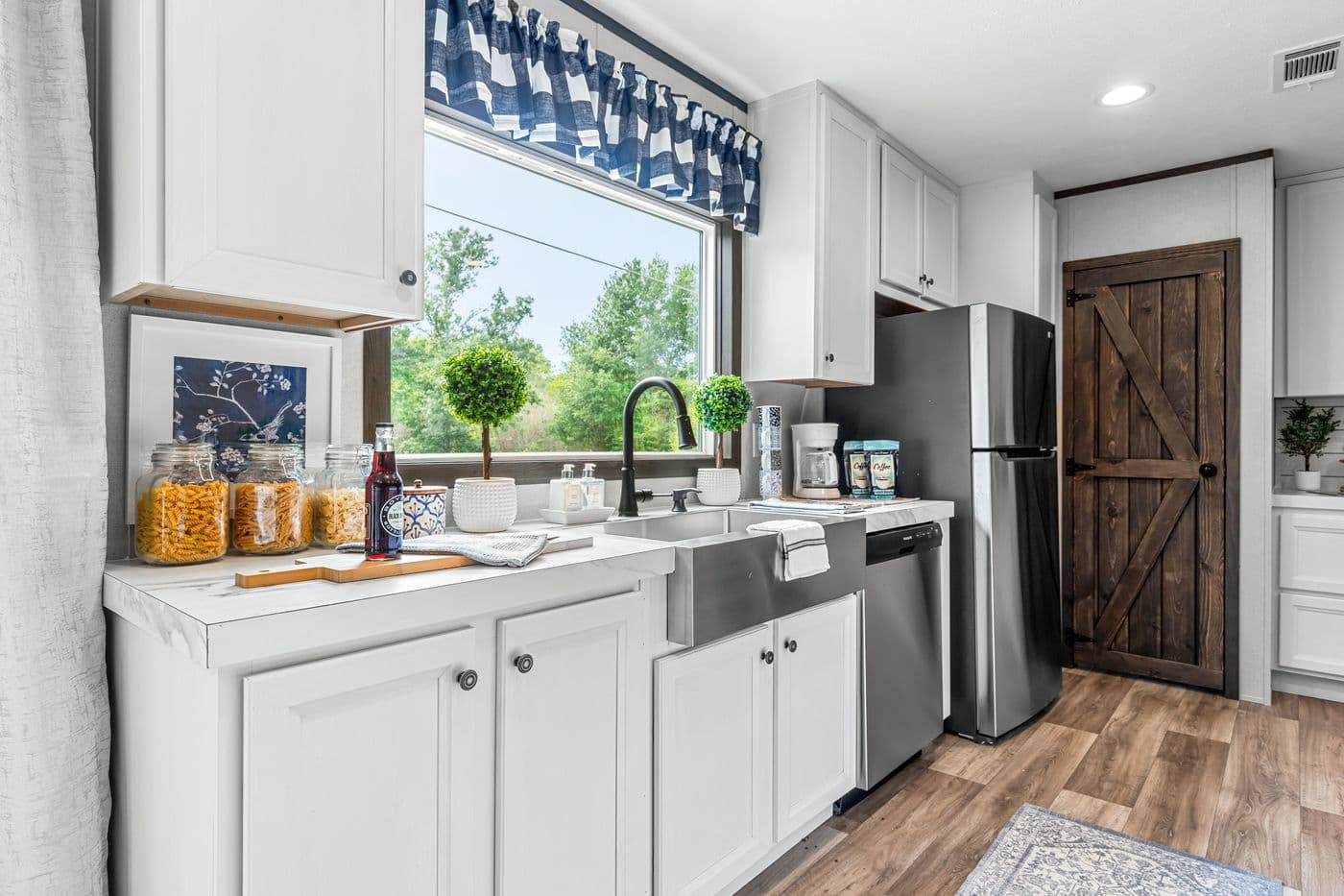 The anniversary 2.1 kitchen home features