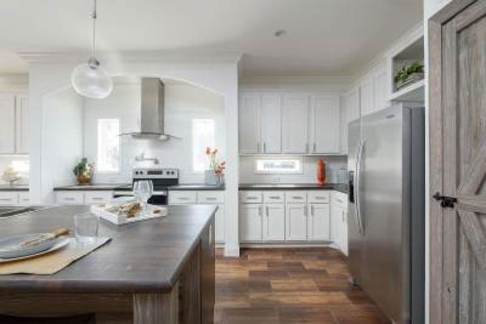 Cordele kitchen home features