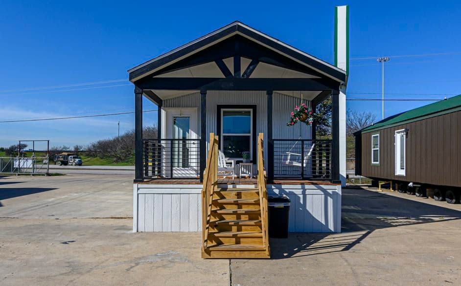 Starling d44ep8 elevation and exterior home features