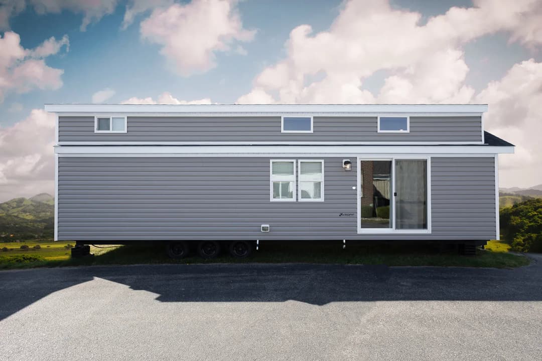 Canvas 7001 elevation and exterior home features