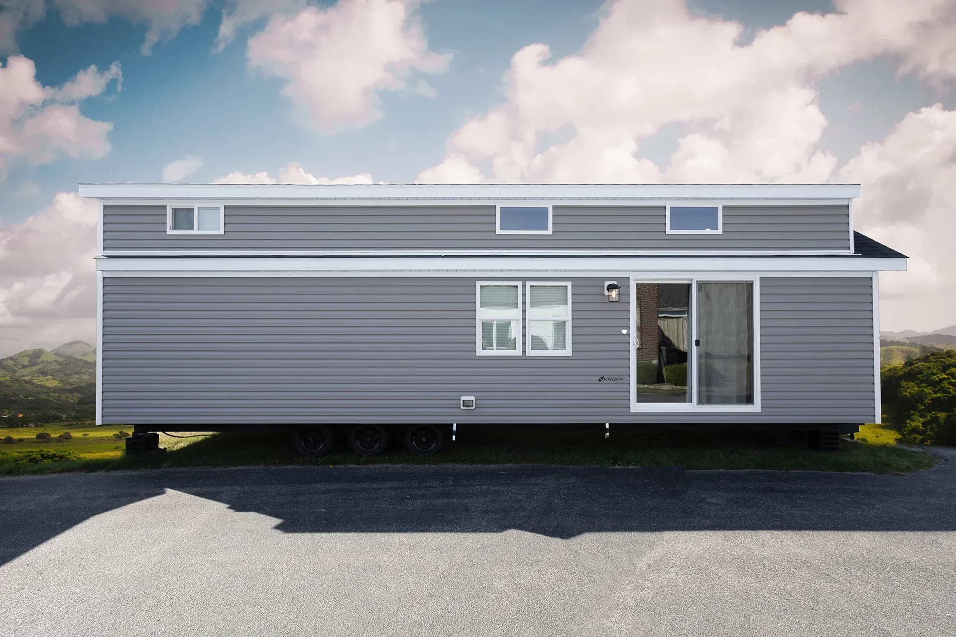 Canvas 7001 elevation and exterior home features