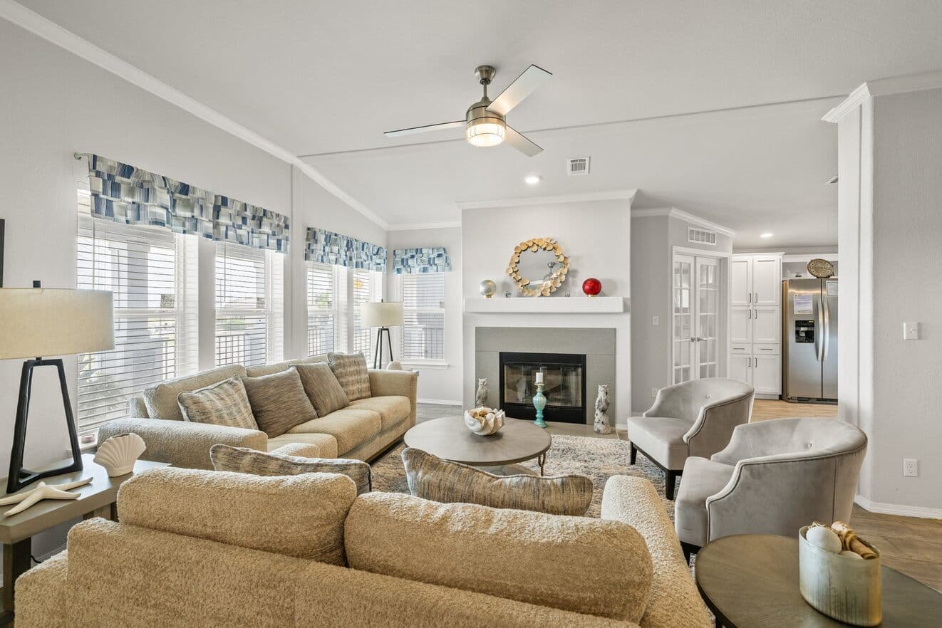 La belle 41764d interior home features