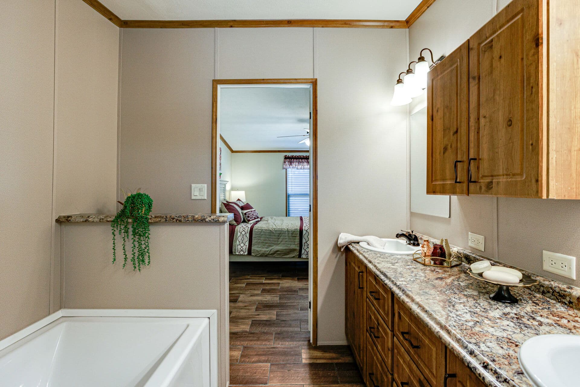 Doublewide s-28×56-32flp bathroom home features