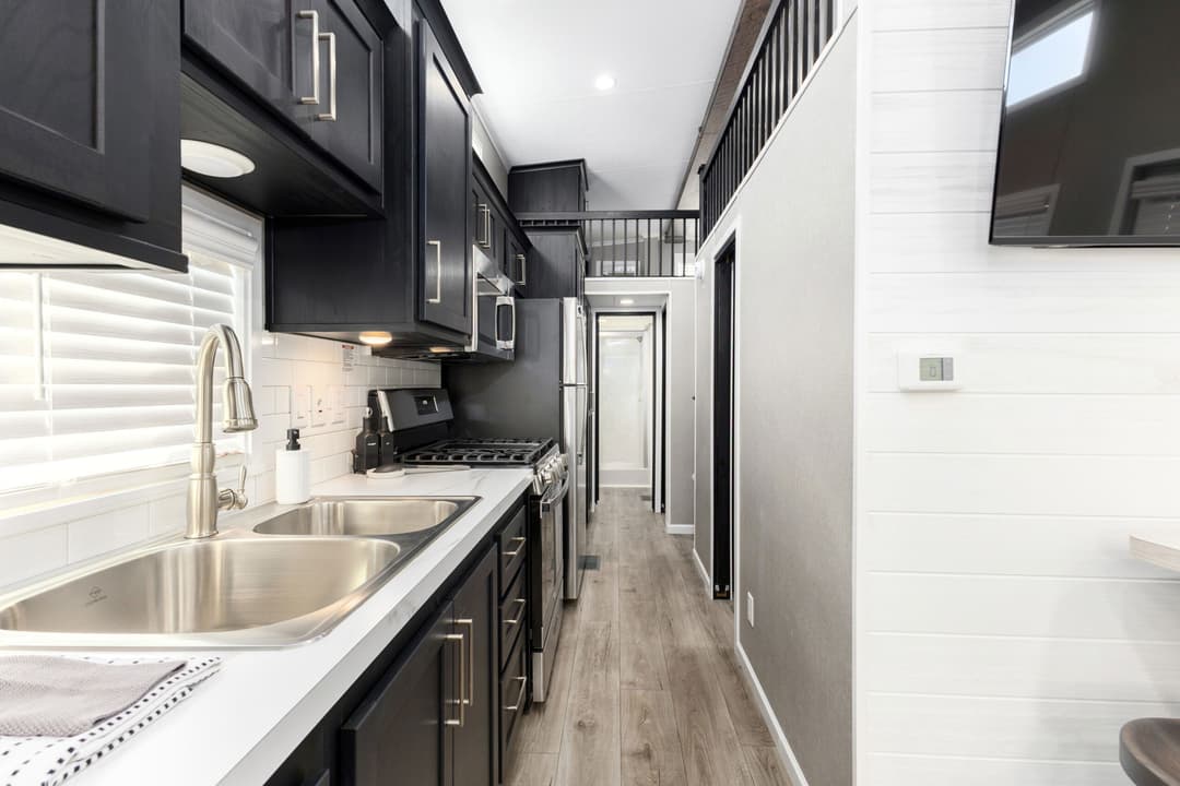 Island 6448p kitchen home features