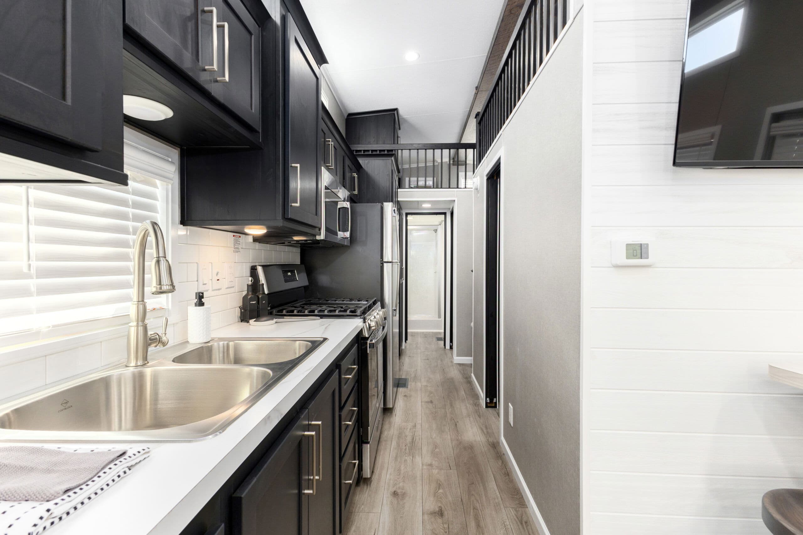 Island 6448p kitchen home features