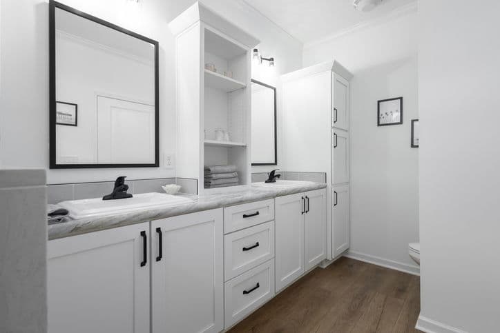 Max premier 2 32643a bathroom home features