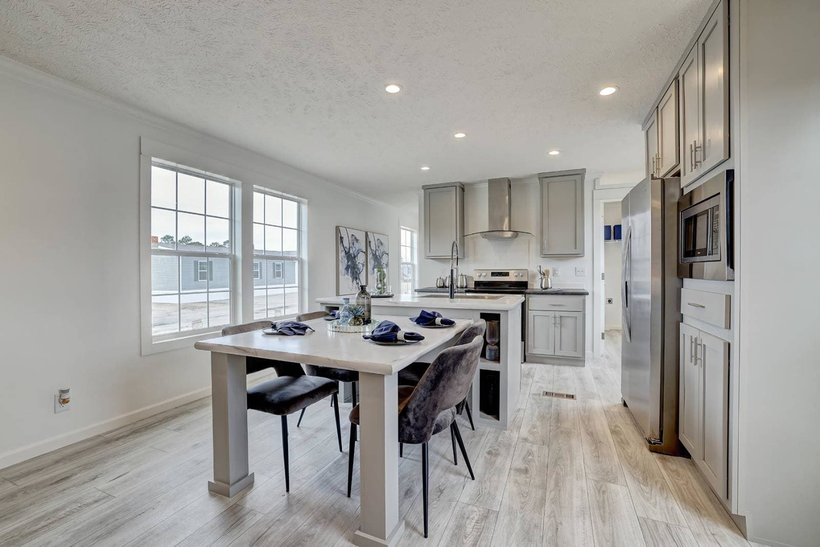 Ironclad 1676-15 kitchen home features