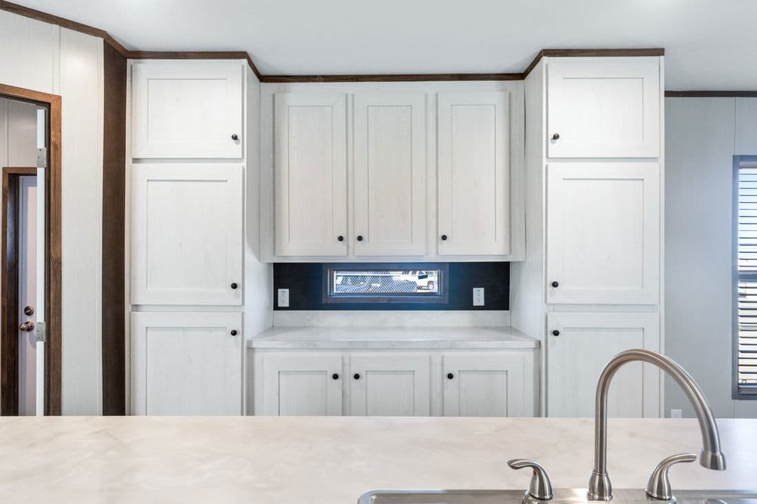 Select 16722s kitchen home features