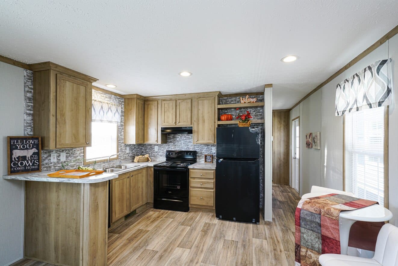 Dakota 14482d kitchen home features